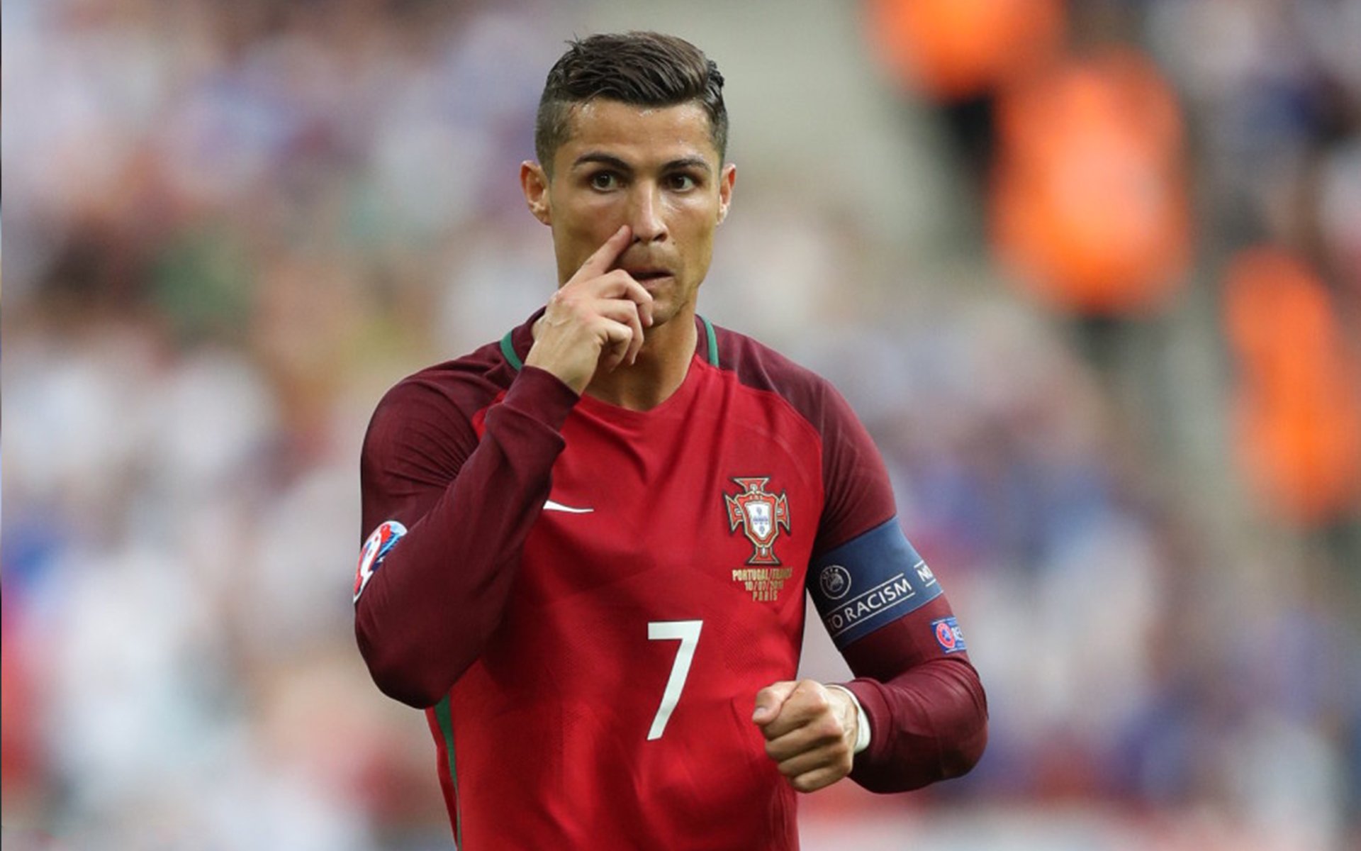 梅西踢电竞,当球王闯入FIFA规则,是降维打击还是荒诞闹剧?